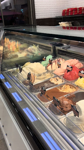 Opinii despre Meto Dondurma Hürriyet Caddesi Dikmen în Çankaya - Gastronomi ve konaklama