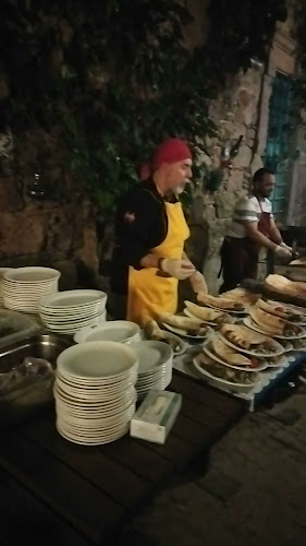 Opinii despre İyimiş Meyhane în Ayvalık - Gastronomi ve konaklama