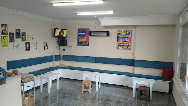 Orta Dünya Çay Ocağı - Gastronomi ve konaklama