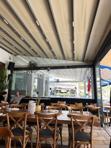 Opinii despre Moya Wine&Dine Bodrum Marina în Bodrum - Gastronomi ve konaklama