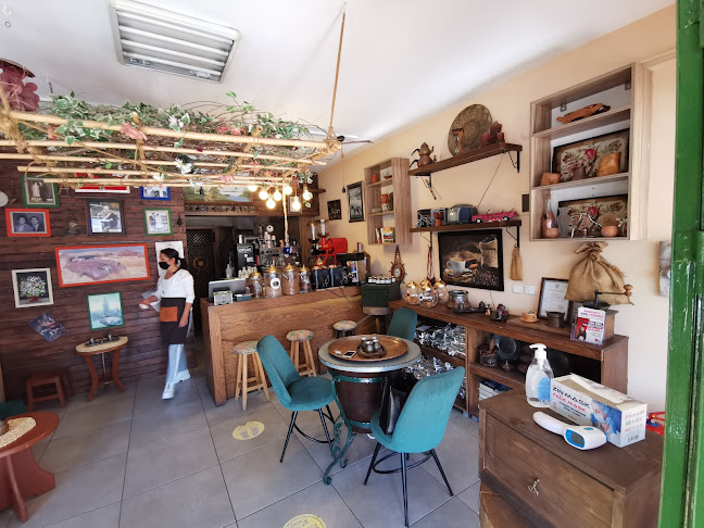 Opinii despre CEBECIZADE TURK KAHVESI în Bodrum - Gastronomi ve konaklama