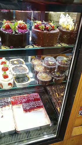 Comentarii opinii despre Sari Firin Unlu Mamülleri