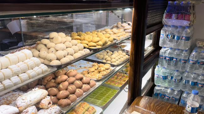 Opinii despre Cihangir Tarihi Simit Fırını în Beyoğlu - Gastronomi ve konaklama