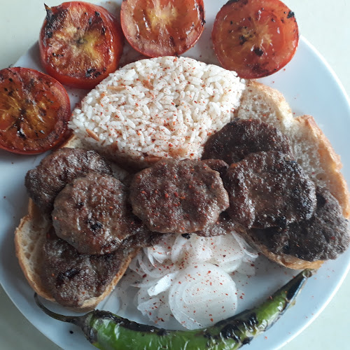 Arslan Usta Köy Evi Akçabat Köfte Mangalda Kuzu - Havza