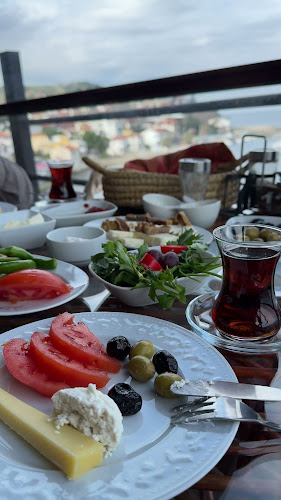 Opinii despre Falez Cafe în Mudanya - Gastronomi ve konaklama