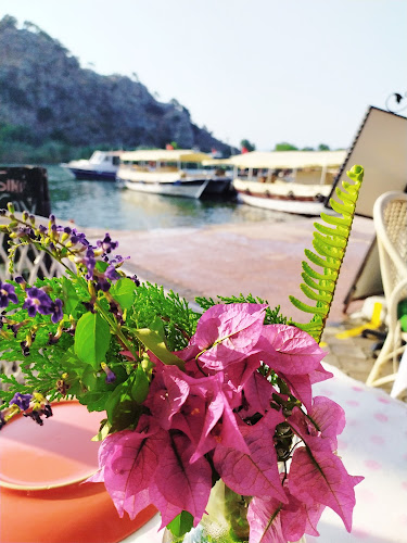 River House Restaurant - Gastronomi ve konaklama