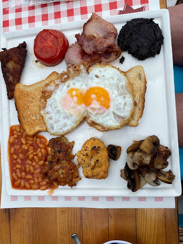 Diana & Sisters steak house fun & pub Beach Bar - Gastronomi ve konaklama