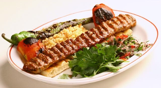 Opinii despre GÜRSOY KARDEŞLER PİDE&KEBAP SALONU în Karabağlar - Gastronomi ve konaklama
