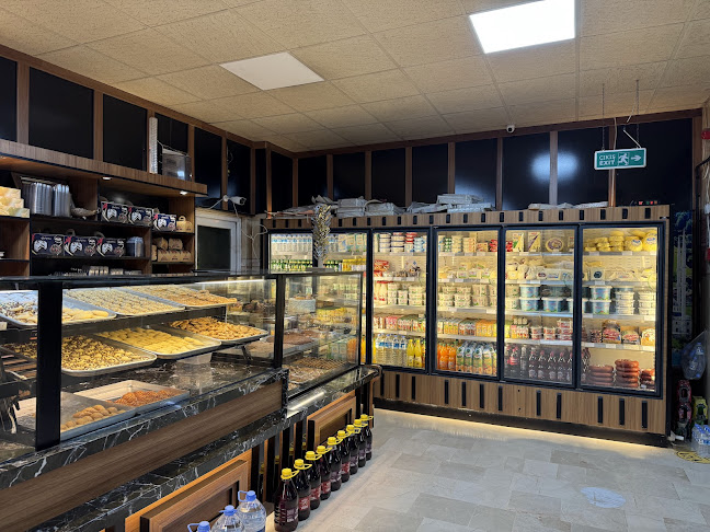 Opinii despre Tuğra Ekmek Ve Unlu Mamülleri în Burhaniye - Gastronomi ve konaklama