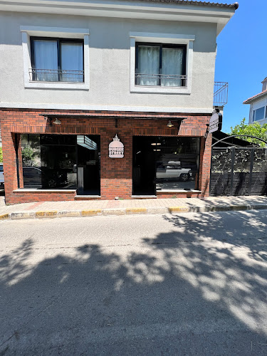 Burger Street Urla - Gastronomi ve konaklama