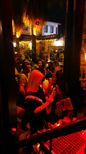 Opinii despre Old House Pub & Butik Hotels & Muratpaşa Pub & Cocktail Bar în Muratpaşa - Gastronomi ve konaklama