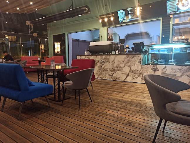 Opinii despre Cafe luna în Kadıköy - Gastronomi ve konaklama