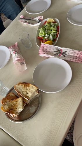 Opinii despre Değirmen Odun Köfte în Salihli - Gastronomi ve konaklama