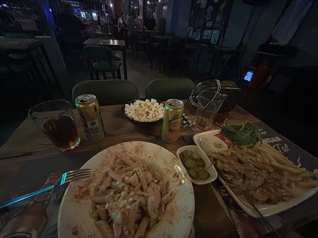 Shamrock Irish Pub - Gastronomi ve konaklama