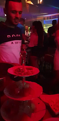 Kuşadası Clup Bar - Gastronomi ve konaklama