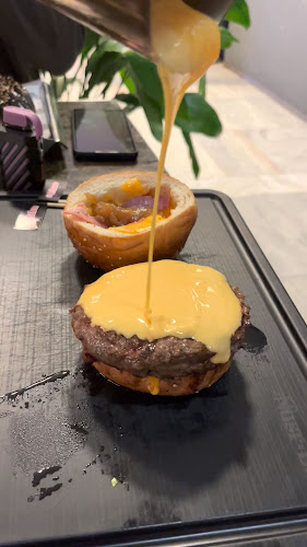 Opinii despre Saltbae Burger Nişantaşı în Şişli - Gastronomi ve konaklama