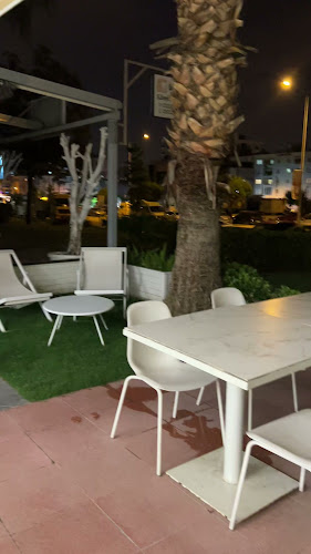 Opinii despre Coffeerem - Karşıyaka în Karşıyaka - Gastronomi ve konaklama