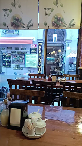 Opinii despre Ayvalık Paşa Çorba ve zeytinyagli ev yemekleri salonu în Ayvalık - Gastronomi ve konaklama