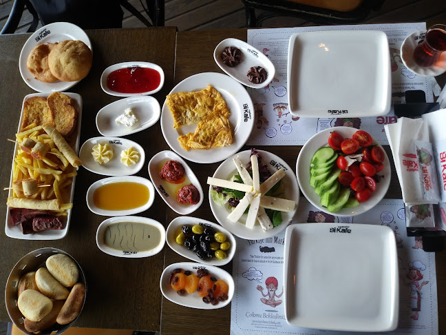 Opinii despre Karikatür Bi Kafe în Çanakkale - Gastronomi ve konaklama