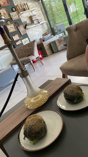 Opinii despre Retrojen Cook Cafe în Burhaniye - Gastronomi ve konaklama