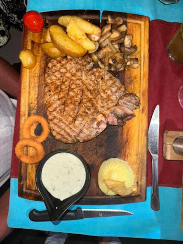 Comentarii opinii despre Diana & Sisters steak house fun & pub Beach Bar