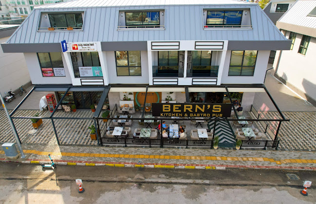 Bern`s Kitchen & Gastro Pub - Gastronomi ve konaklama