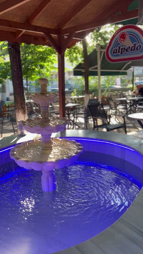 Opinii despre Üç Şerefeli (Burmalı) Camii Çay Bahçesi în Edirne Merkez - Gastronomi ve konaklama