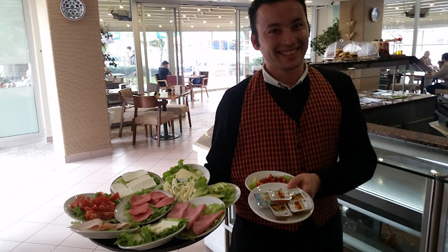 Golden Spoon Restaurant & Cafe - Gastronomi ve konaklama