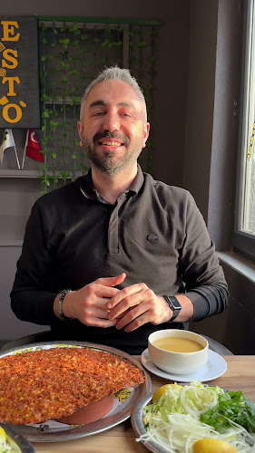 Opinii despre Esto Lahmacun - Dünyanın En İyi Lahmacunu ® în Avcılar - Gastronomi ve konaklama