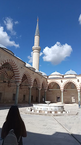 Üç Şerefeli (Burmalı) Camii Çay Bahçesi - Edirne Merkez