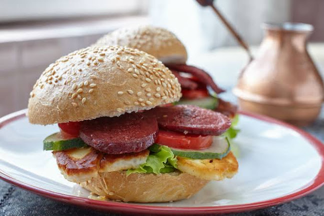 Çardak döner - Gastronomi ve konaklama