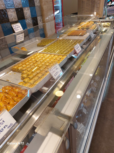 Opinii despre Akdeniz Dondurma Dokuma Subesi în Kepez - Gastronomi ve konaklama