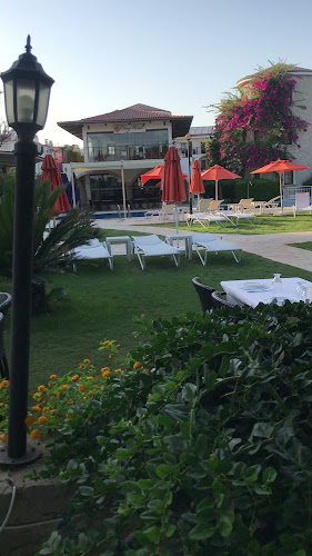 Opinii despre Mercan Cafe Beach în Datça - Gastronomi ve konaklama