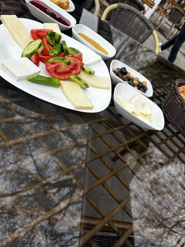 Opinii despre Orfoz Cafe & Restaurant în Gölbaşı - Gastronomi ve konaklama
