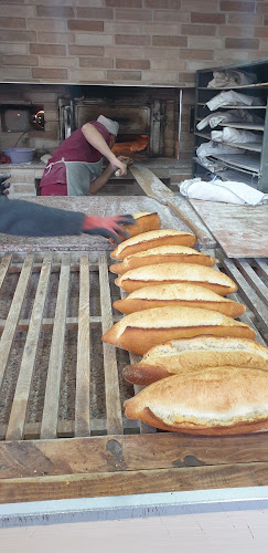 Opinii despre Akınlar Odunlu Ekmek Fırını în Salihli - Gastronomi ve konaklama
