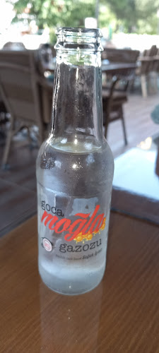 KIRMIZI BEYAZ AKYOL PARK AİLE ÇAY BAHÇESİ - Muğla