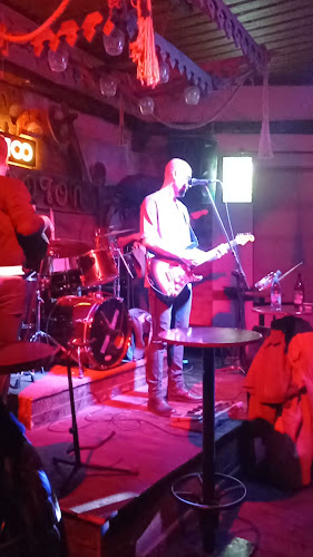 Gramofon Bar - Gastronomi ve konaklama