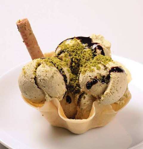 Opinii despre KEREBİÇ & TATLI & BÖREK ........... ÖZZEL KEREBİÇ &TATLI & BÖREK în Mersin - Gastronomi ve konaklama