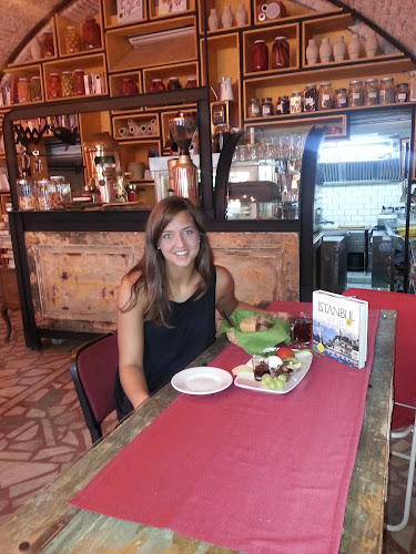 Arch Bistro - Gastronomi ve konaklama