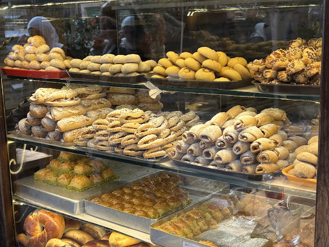 Cihangir Tarihi Simit Fırını - Gastronomi ve konaklama