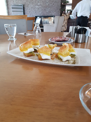 Opinii despre Loca Restaurant Cafe & Bar în İzmir - Gastronomi ve konaklama