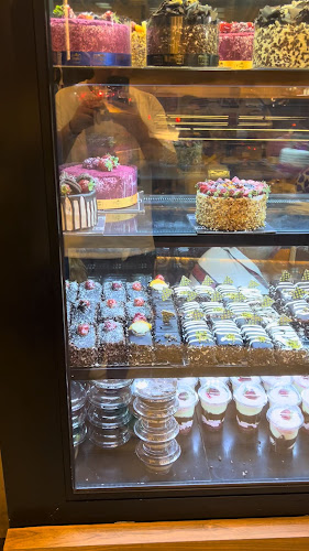 Opinii despre Maya Pastanesi Orhangazi în Orhangazi̇ - Gastronomi ve konaklama