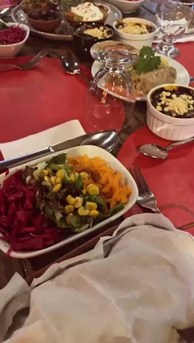 Taş Kafe - Gastronomi ve konaklama