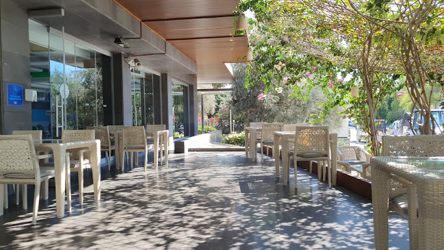 Opinii despre Linnet Patisserie Café în Kuşadası - Gastronomi ve konaklama