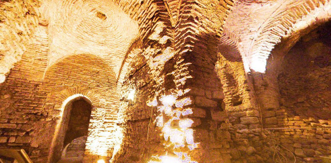 Opinii despre Palatium Cafe and Restaurant în Fatih - Gastronomi ve konaklama