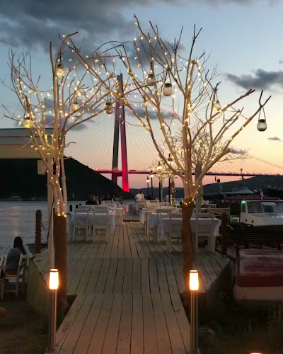 Opinii despre Poyraz Sahil Balık Restaurant în Beykoz - Gastronomi ve konaklama
