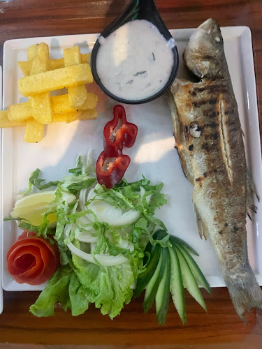 Opinii despre Diana & Sisters steak house fun & pub Beach Bar în Marmaris - Gastronomi ve konaklama