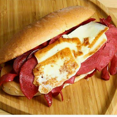 Maxi Wich kömür de sandviç hamburger çiğköfte