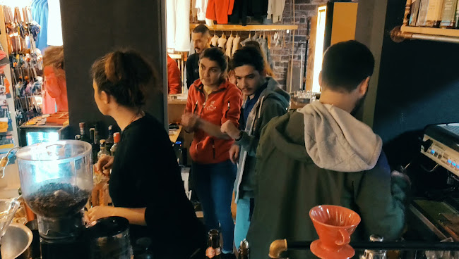 Opinii despre Giant Stride Shop & Cafe & Bar în Kaş - Gastronomi ve konaklama