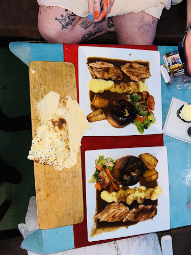 Diana & Sisters steak house fun & pub Beach Bar - Gastronomi ve konaklama